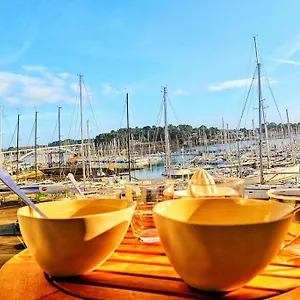  Appartement Les Balcons De - Vue Sur Et Le Port France